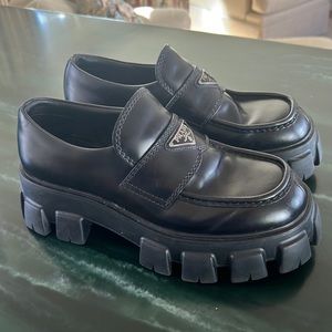 Prada loafers (AUTHENTIC) . Fits size 9 Woman’s. #pradaloafers #prada